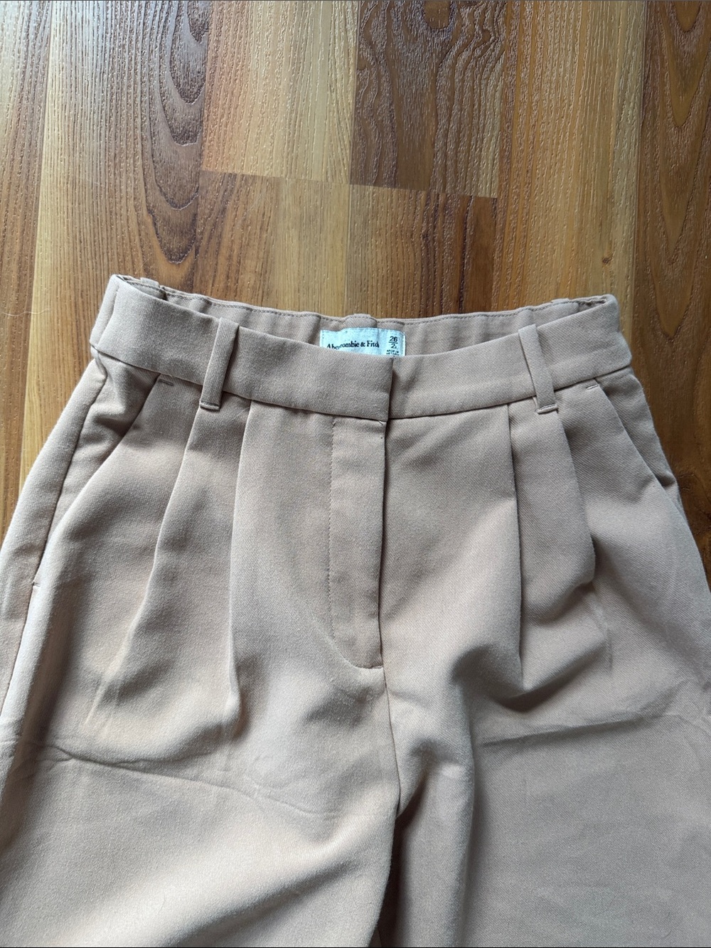 Abercrombie & Fitch Curve Love Sloan 2 Short (26), Pleated High-Waist trouser